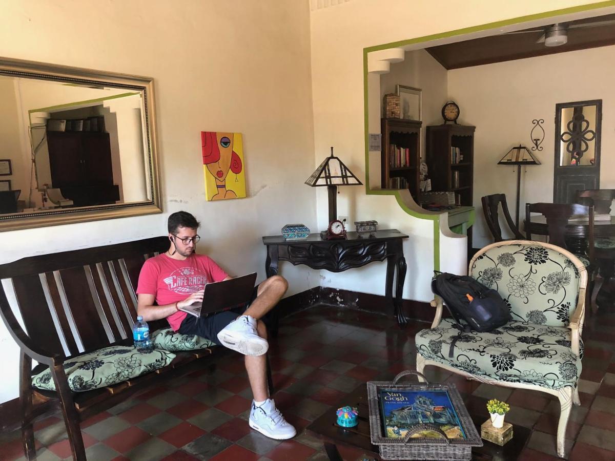 Casa Lula Leon Hostal Extérieur photo